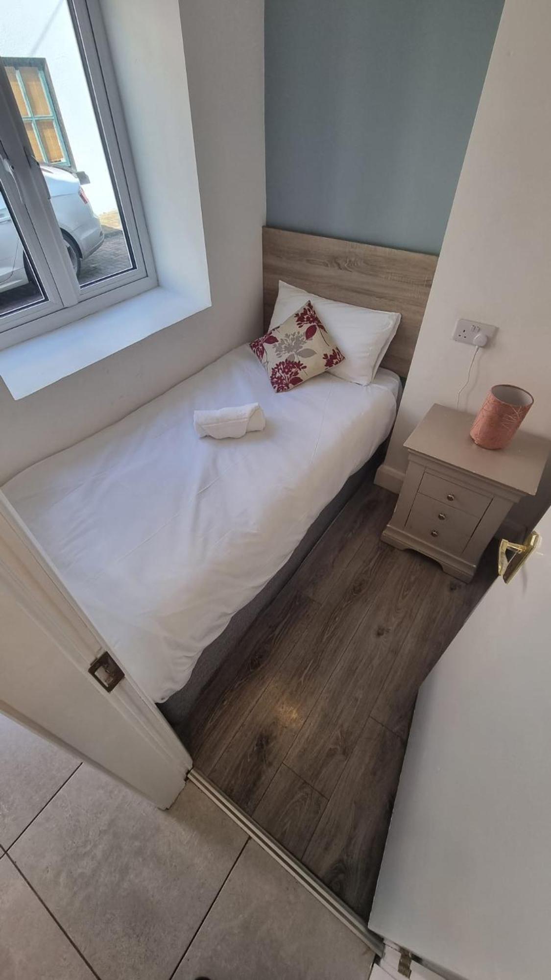 Eyre Square Lane Budget Rooms Galway Ngoại thất bức ảnh