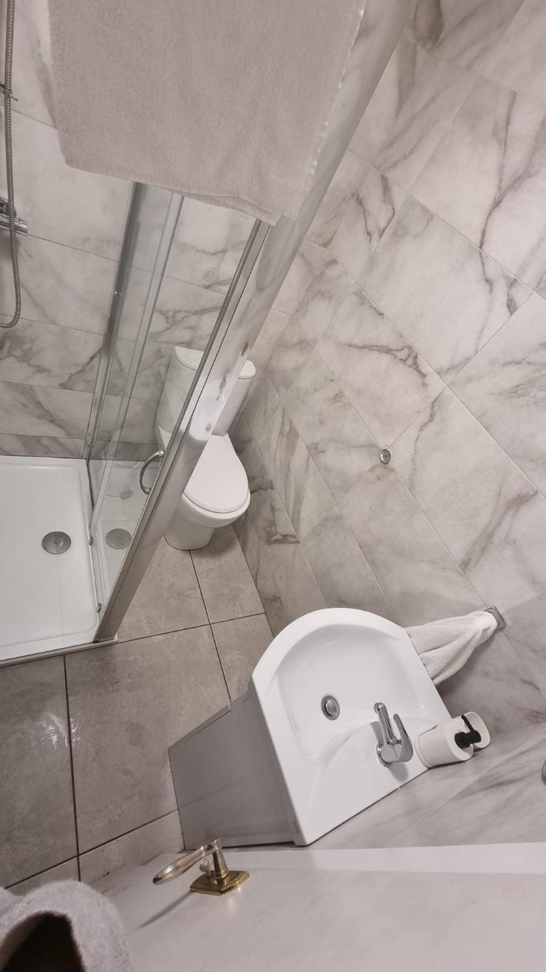 Eyre Square Lane Budget Rooms Galway Ngoại thất bức ảnh