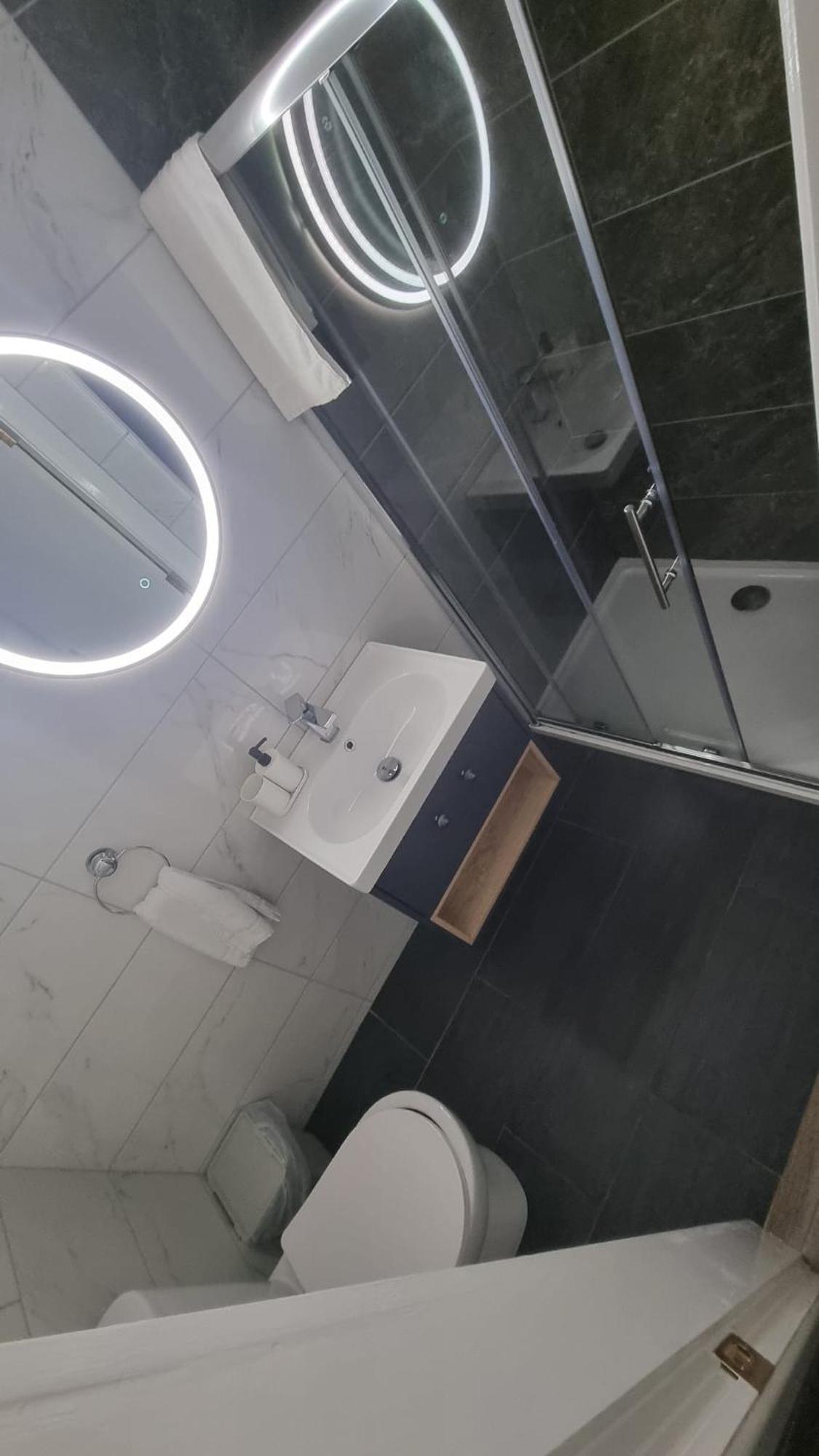 Eyre Square Lane Budget Rooms Galway Ngoại thất bức ảnh
