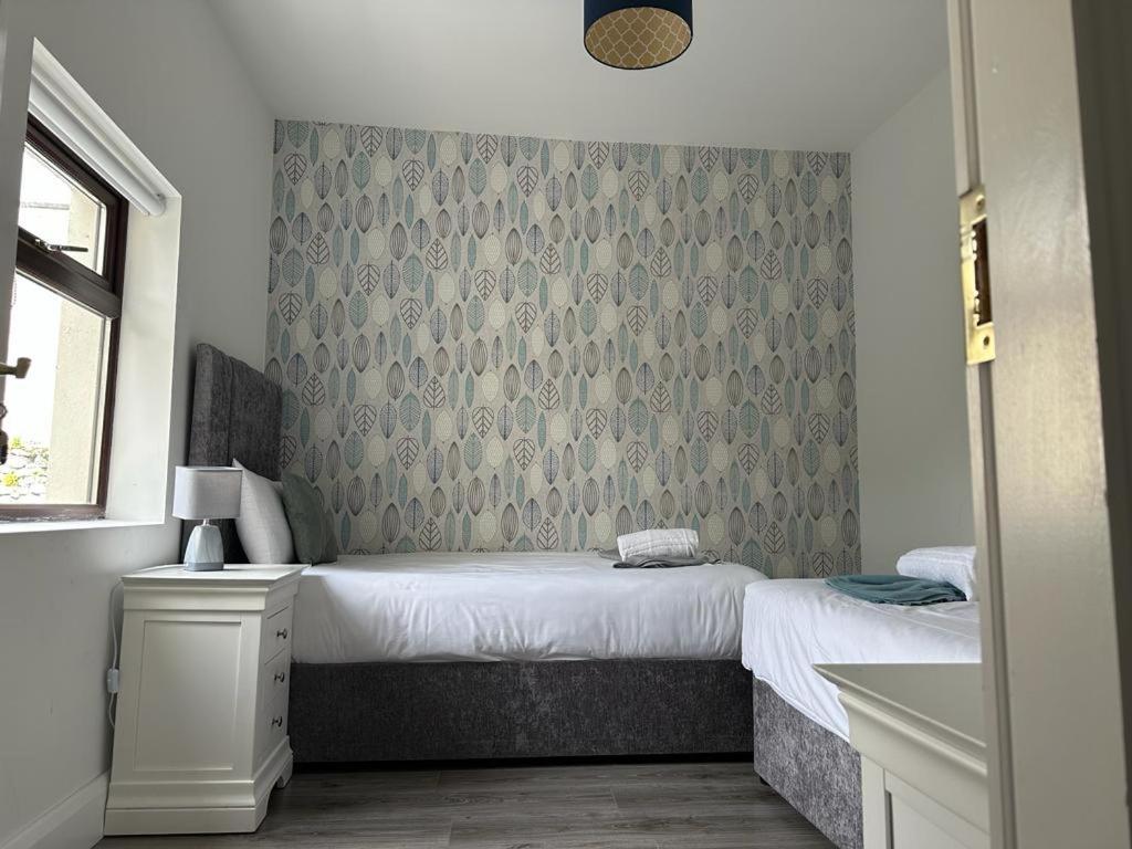 Eyre Square Lane Budget Rooms Galway Ngoại thất bức ảnh